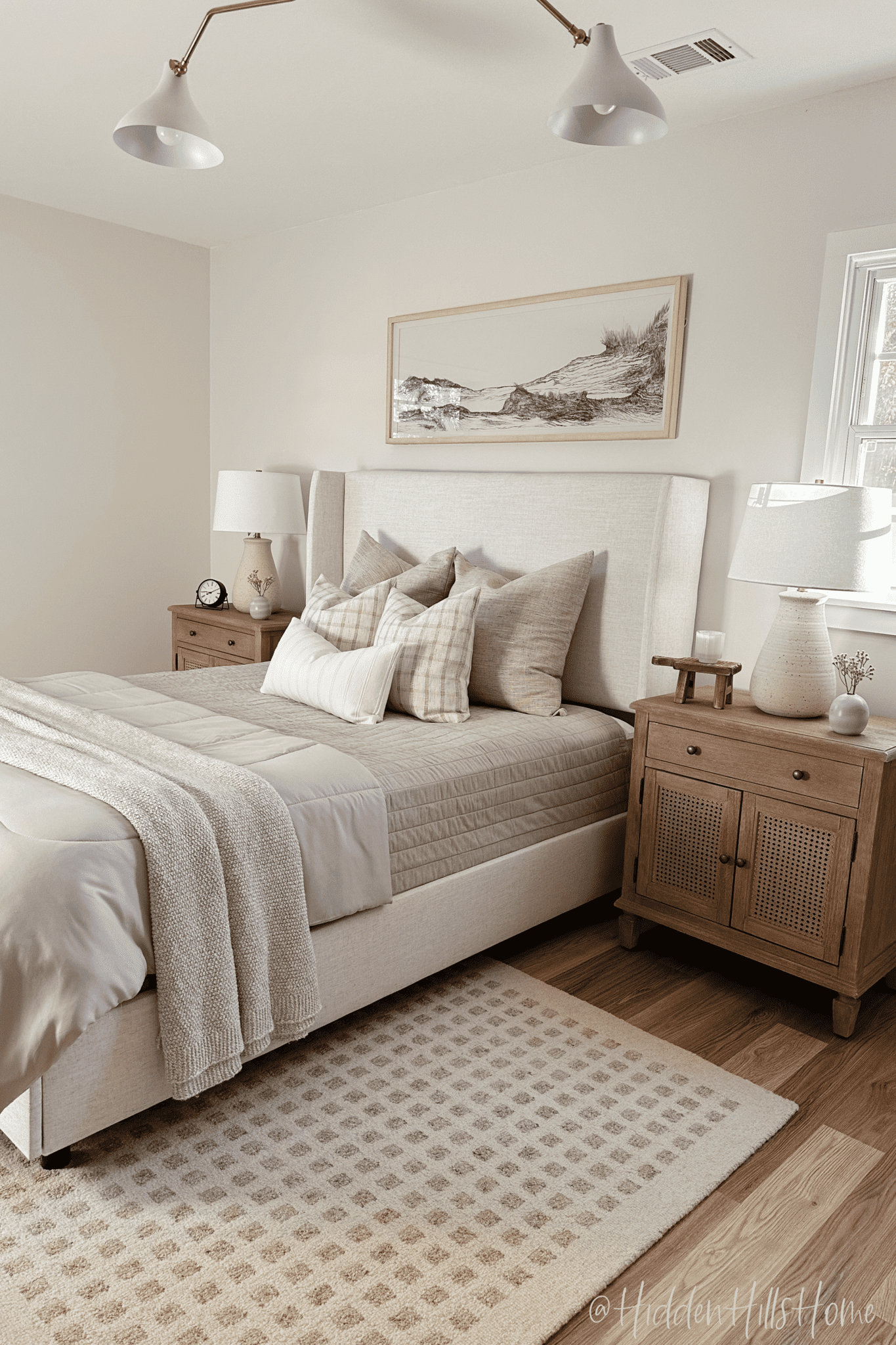 The Ultimate Guide for How to Arrange Throw Pillows on a Queen Bed ...
